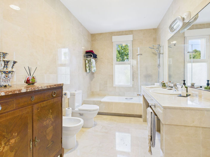 Image No.20-Villa de 4 chambres à vendre à Estepona