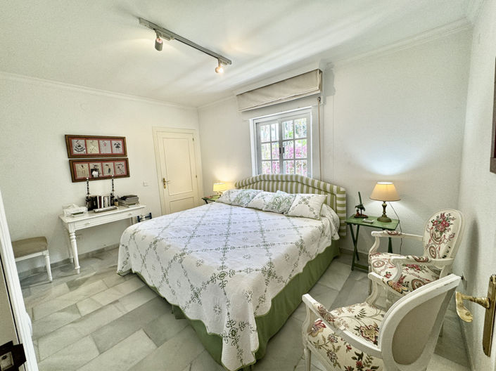 Image No.10-6 Bed Villa for sale