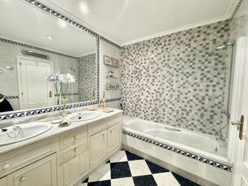 9-467d0cee5b725f3ef65f102a0c2e69c0