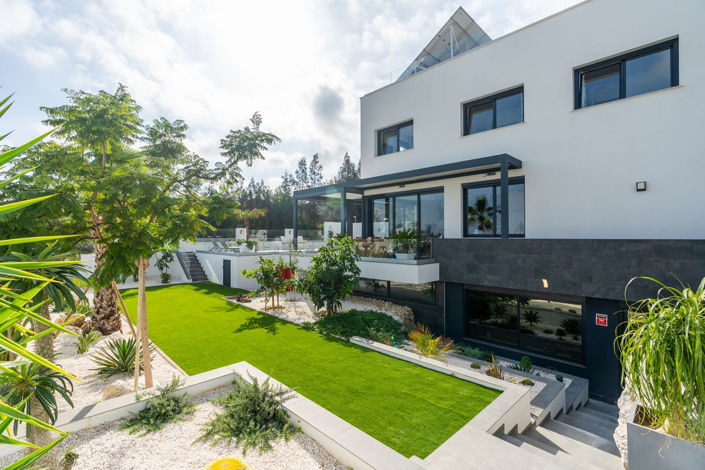 Image No.2-3 Bed Villa for sale