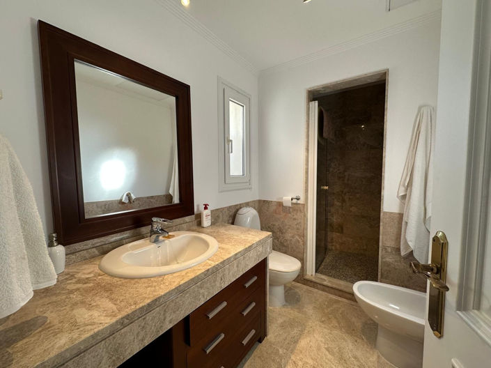 Image No.11-4 Bed Townhouse for sale