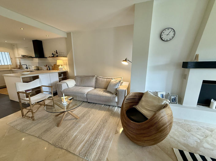 Image No.12-3 Bed Apartment for sale