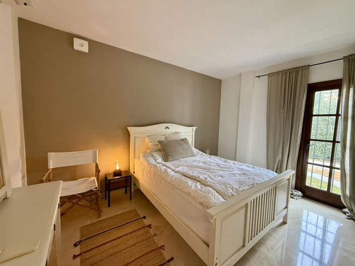 Image No.20-3 Bed Apartment for sale