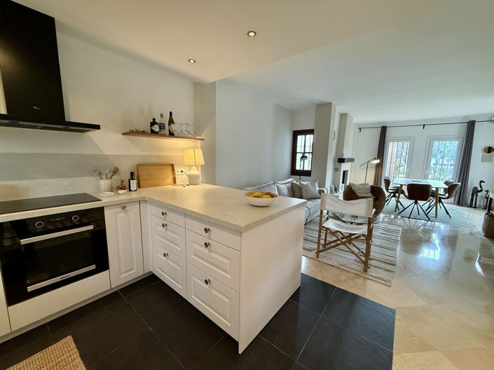 Image No.9-3 Bed Apartment for sale