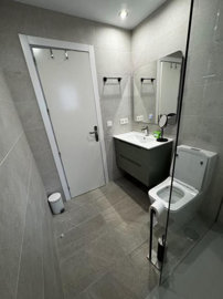 10-bb915d1cb19341576dcdc994b81ab9c5