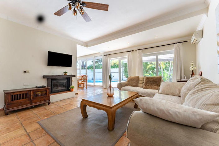 Image No.10-5 Bed Villa for sale