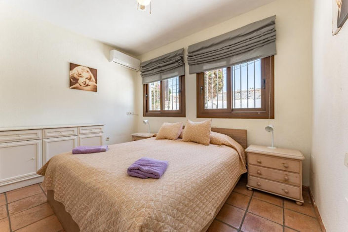 Image No.14-5 Bed Villa for sale