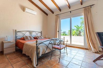 2-5bd7b9d04b45e33852eaf0ec6670150d