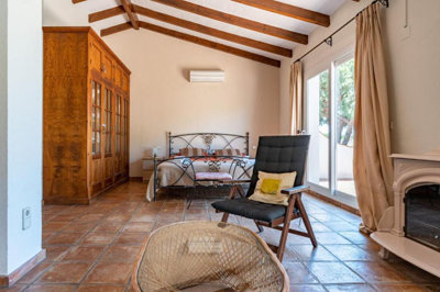 7-aa4cc561180b369757c0bb4af9886cd3