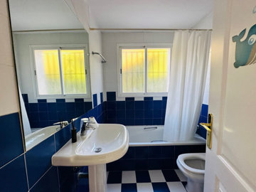 12-53013098fcab6c38b1379cd33298e050