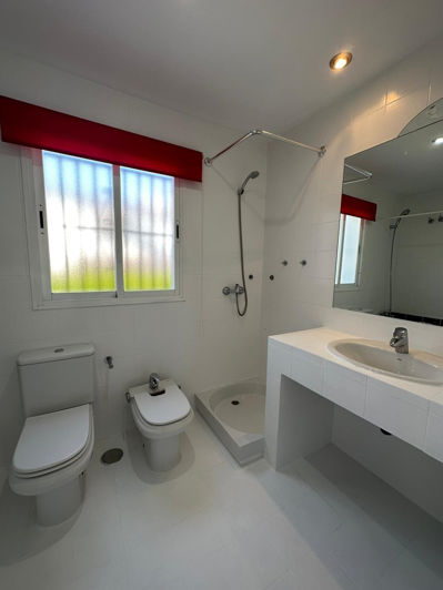 Image No.20-5 Bed Villa for sale