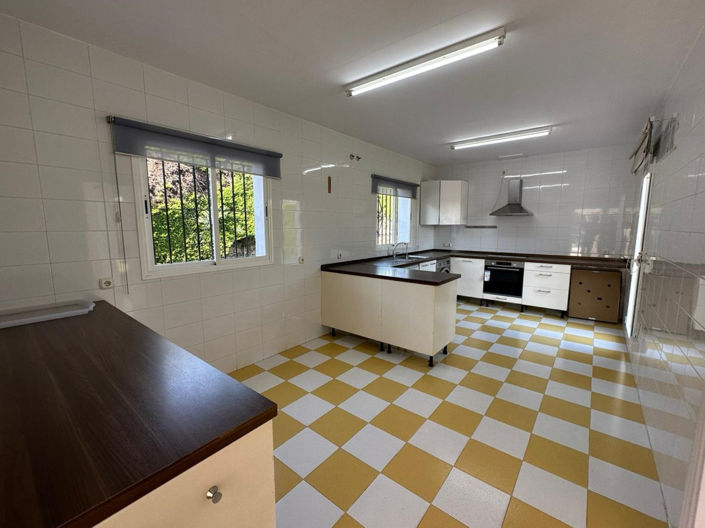 Image No.5-5 Bed Villa for sale