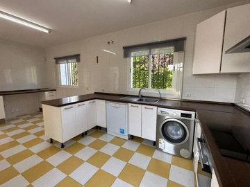 8-e64a9055bba3e77ac8aca3b893cdf826