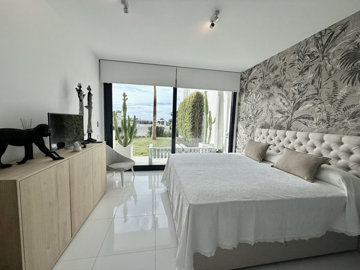 8-e64a9055bba3e77ac8aca3b893cdf826