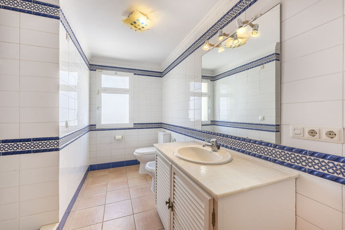 Image No.20-5 Bed Villa for sale