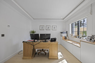 13-5fd73dea700db77384c091ca9818b1a9