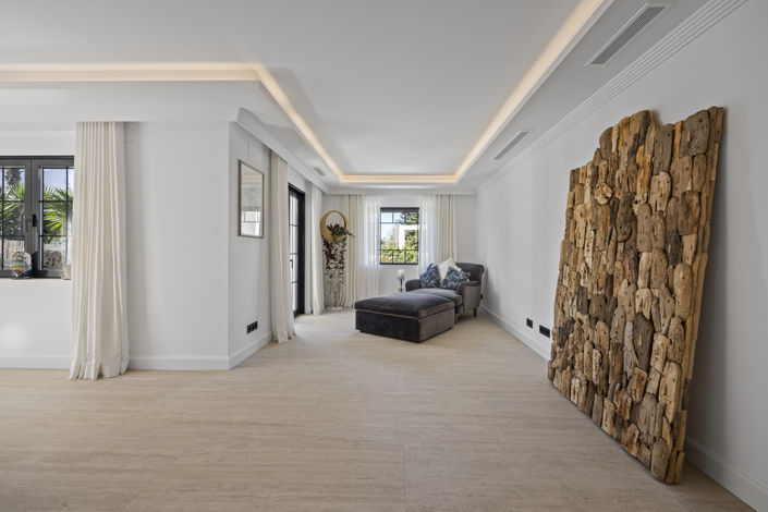 Image No.25-5 Bed Villa for sale