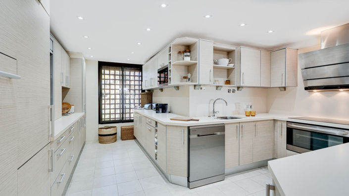 Image No.10-3 Bed Apartment for sale