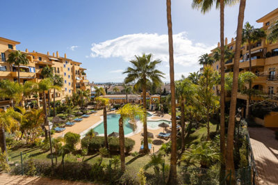 10-bb915d1cb19341576dcdc994b81ab9c5