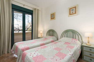 15-11d12f2f454f2f5e9b981fdd8b901d51