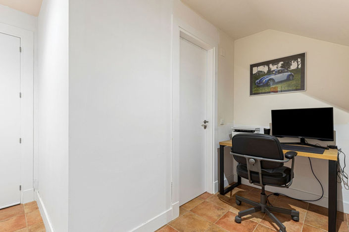 Image No.11-4 Bed Townhouse for sale