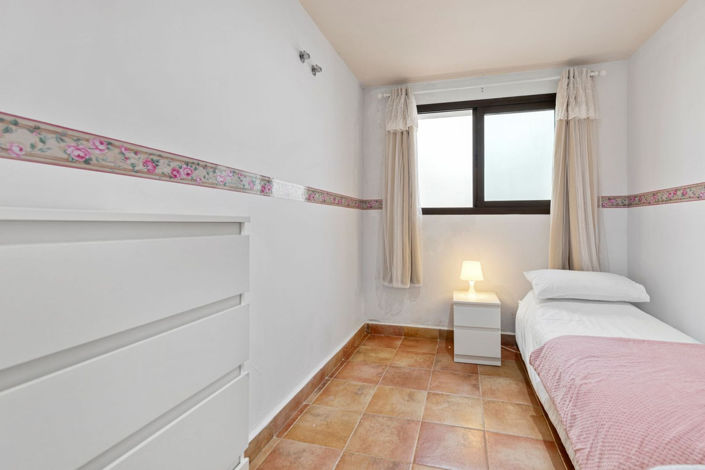 Image No.14-4 Bed Townhouse for sale