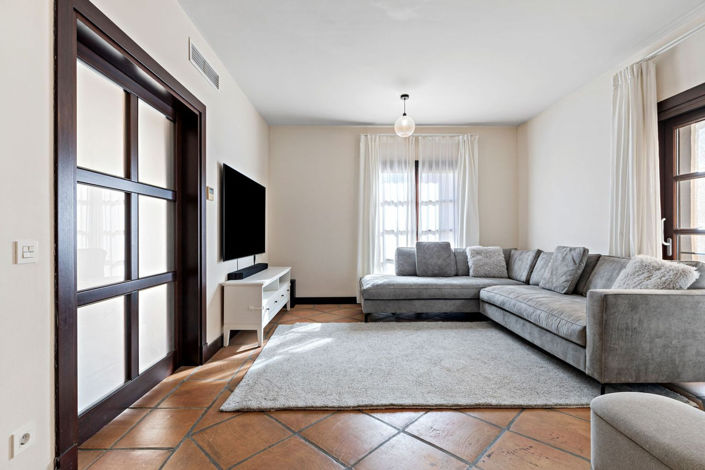 Image No.19-4 Bed Townhouse for sale