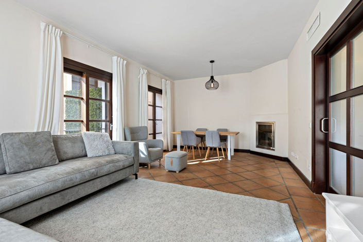 Image No.28-4 Bed Townhouse for sale