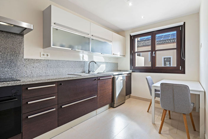 Image No.32-4 Bed Townhouse for sale