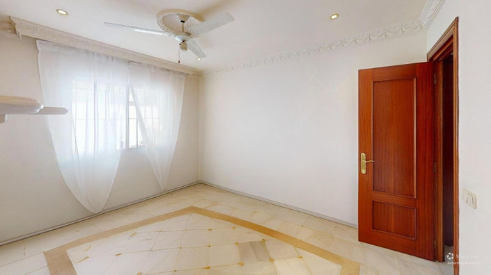 Image No.10-4 Bed Villa for sale