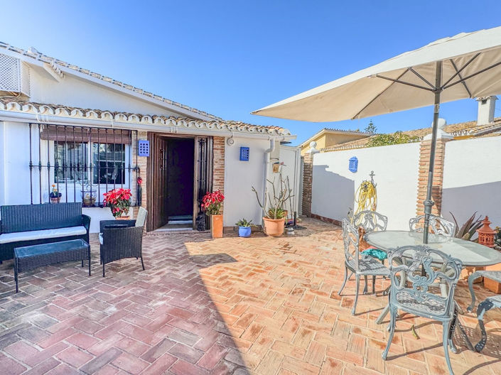 Image No.2-4 Bed Villa for sale