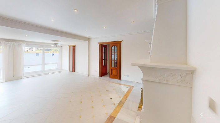 Image No.4-4 Bed Villa for sale