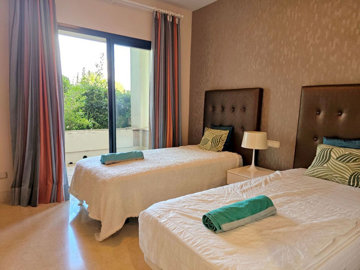 10-bb915d1cb19341576dcdc994b81ab9c5