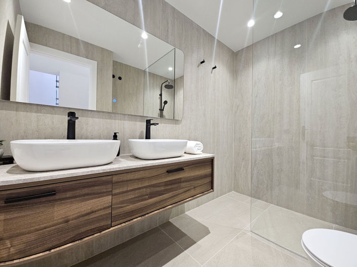 Image No.13-4 Bed Townhouse for sale