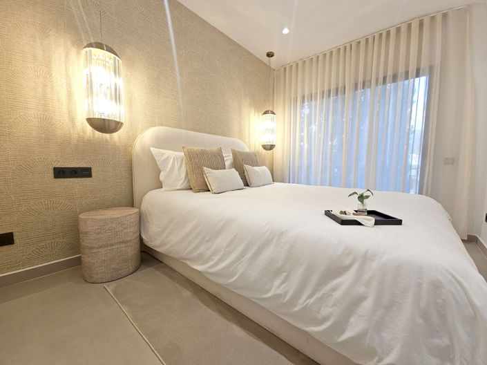 Image No.14-4 Bed Townhouse for sale