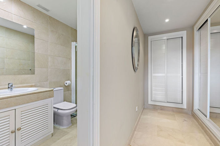 Image No.21-4 Bed Townhouse for sale