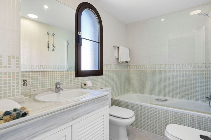 Image No.24-4 Bed Townhouse for sale