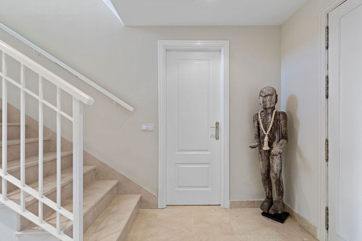 Image No.30-4 Bed Townhouse for sale