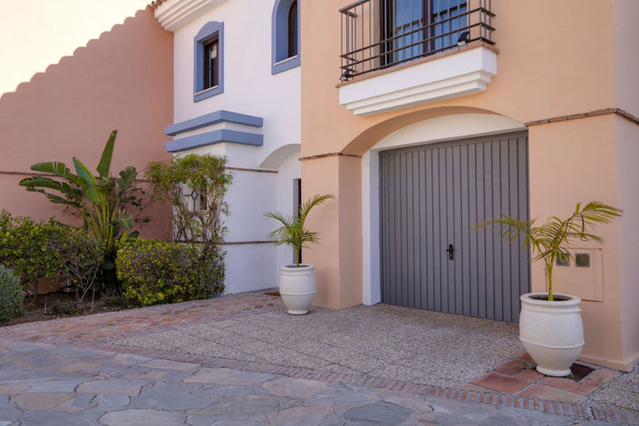 Image No.32-4 Bed Townhouse for sale