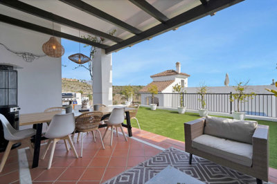 10-bb915d1cb19341576dcdc994b81ab9c5