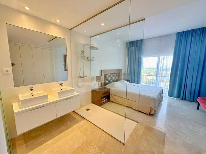 Image No.13-5 Bed Apartment for sale