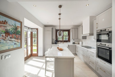 10-bb915d1cb19341576dcdc994b81ab9c5