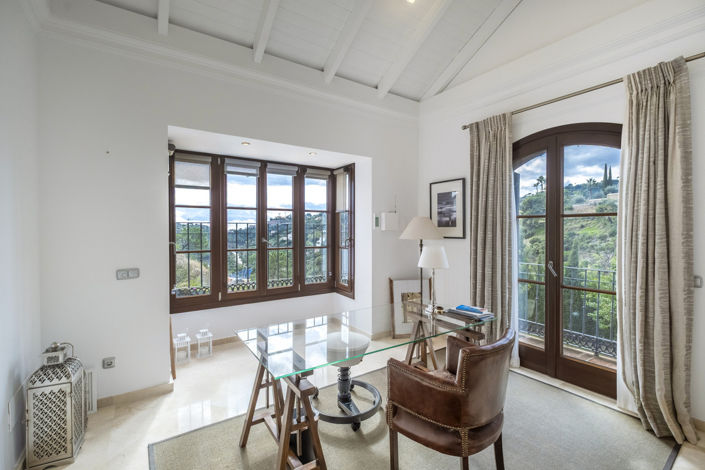 Image No.25-6 Bed Villa for sale