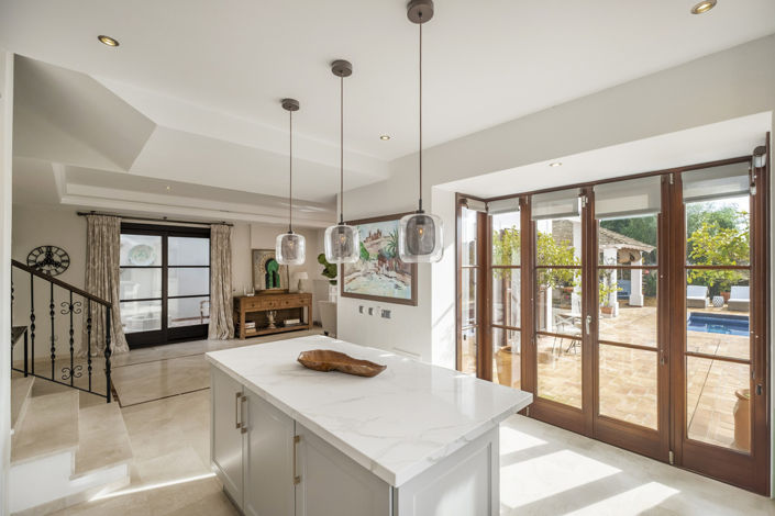 Image No.9-6 Bed Villa for sale