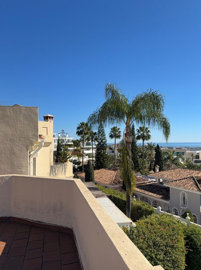 10-bb915d1cb19341576dcdc994b81ab9c5