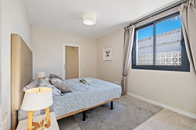 10-bb915d1cb19341576dcdc994b81ab9c5