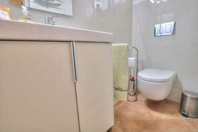 13-5fd73dea700db77384c091ca9818b1a9