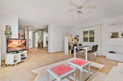 10-bb915d1cb19341576dcdc994b81ab9c5