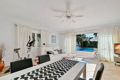 11-20939a0134ad724a8cb2a801094d15a4