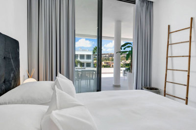 11-20939a0134ad724a8cb2a801094d15a4